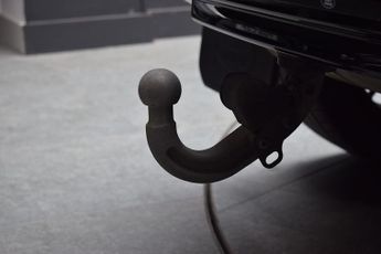 Land Rover Defender 110 3.0 D250 MHEV X-Dynamic HSE SUV 5dr Diesel Auto 4WD Euro 6 (s/s)