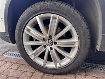 Volkswagen Tiguan 2.0 TDI BlueMotion Tech Match Edition SUV 5dr Diesel DSG 4WD Eur