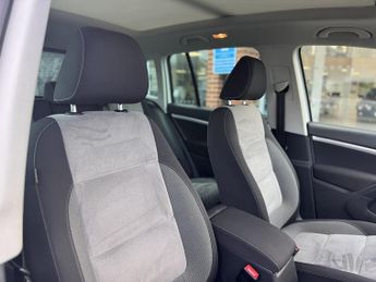 Volkswagen Tiguan 2.0 TDI BlueMotion Tech Match Edition SUV 5dr Diesel DSG 4WD Eur