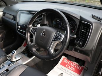 Mitsubishi Outlander h TwinMotor Dynamic