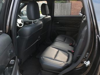 Mitsubishi Outlander h TwinMotor Dynamic