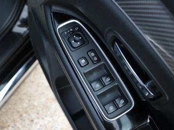 Mitsubishi Outlander h TwinMotor Dynamic