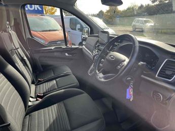 Ford Transit Custom 2.0 320 EcoBlue Limited Crew Van 5dr Diesel Auto L2 H1 Euro 6 (s