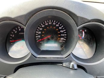 Toyota Hilux 3.0 D-4D Invincible Pickup 4dr Diesel Auto 4WD (227 g/km, 171 bh