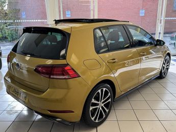 Volkswagen Golf TSI EVO R-Line