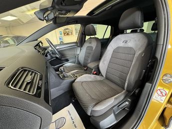 Volkswagen Golf TSI EVO R-Line