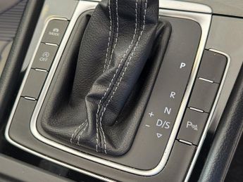 Volkswagen Golf TSI EVO R-Line