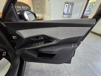 Peugeot 3008 HYBRID Allure