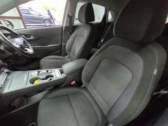 Hyundai KONA Premium