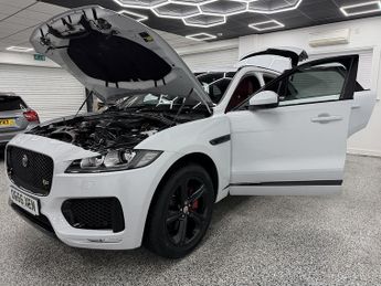 Jaguar F-PACE 3.0 D300 V6 S SUV 5dr Diesel Auto AWD Euro 6 (s/s) (300 ps)