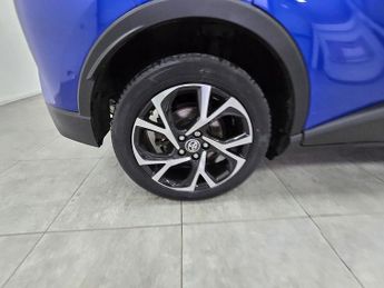 Toyota C-HR VVT-h Design