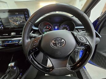 Toyota C-HR VVT-h Design