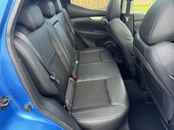 Nissan Qashqai 1.6 dCi Tekna SUV 5dr Diesel XTRON Euro 6 (s/s) (130 ps)