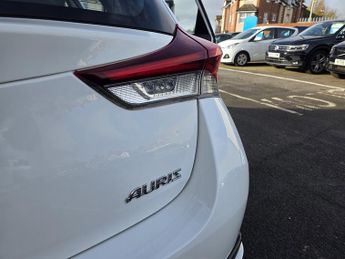 Toyota Auris 1.2 VVT-i Business Edition Hatchback 5dr Petrol CVT Euro 6 (s/s)
