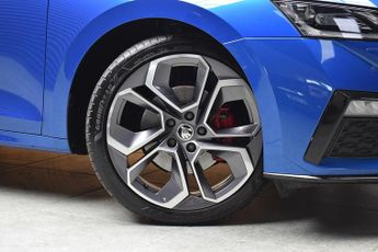 Skoda Octavia 2.0 TDI vRS Estate 5dr Diesel DSG 4WD Euro 6 (s/s) (200 ps)