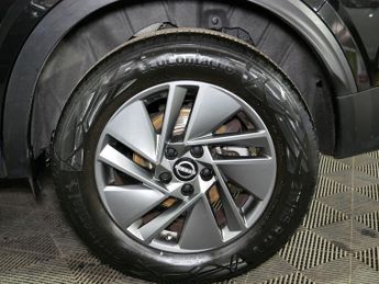 Nissan Qashqai DIG-T MHEV Acenta Premium