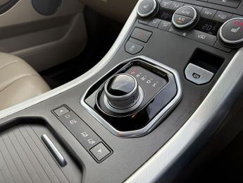 Land Rover Range Rover Evoque 2.2 SD4 Pure SUV 5dr Diesel Auto 4WD Euro 5 (190 ps)