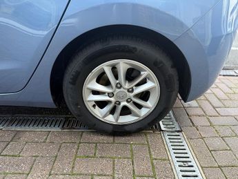 Hyundai i30 1.6 CRDi Active Hatchback 5dr Diesel Auto Euro 5 (110 ps)