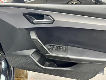 SEAT Leon 1.5 eTSI MHEV FR Hatchback 5dr Petrol Hybrid DSG Euro 6 (s/s) (1