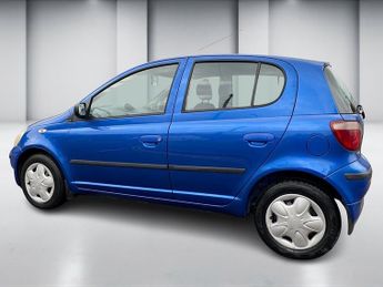 Toyota Yaris 1.0 VVT-i 16v GLS Hatchback 5dr Petrol Manual (137 g/km, 67 bhp)