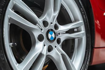 BMW 3 Series 2.0 330e 7.6kWh M Sport Saloon 4dr Petrol Plug-in Hybrid Auto Eu