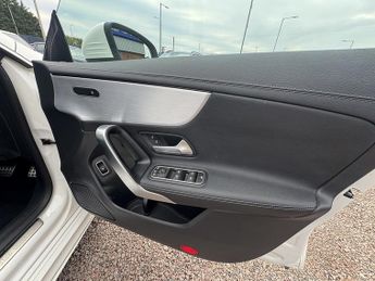 Mercedes-Benz CLA CLA200 AMG Line