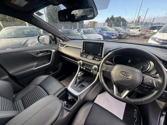 Toyota RAV4 VVT-h Black Edition