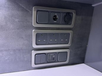 Volkswagen Transporter T6.1 T32 110 LWB