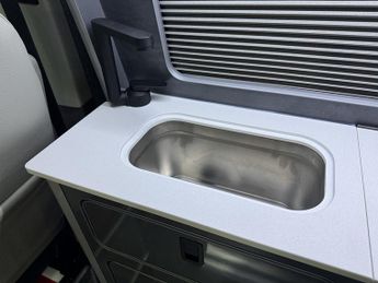 Volkswagen Transporter T6.1 T32 110 LWB