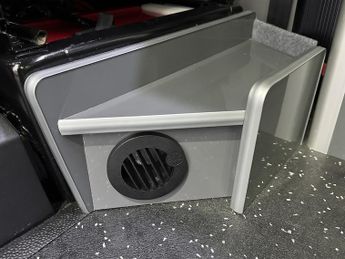 Volkswagen Transporter T6.1 T32 110 LWB