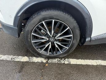 Toyota C-HR 1.8 VVT-h Excel SUV 5dr Petrol Hybrid CVT Euro 6 (s/s) (122 ps)