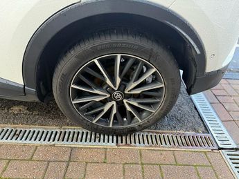 Toyota C-HR 1.8 VVT-h Excel SUV 5dr Petrol Hybrid CVT Euro 6 (s/s) (122 ps)