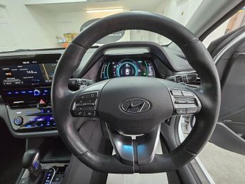 Hyundai IONIQ h-GDi Premium SE