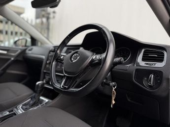 Volkswagen e-Golf 35.8kWh e-Golf Hatchback 5dr Electric Auto (136 ps)