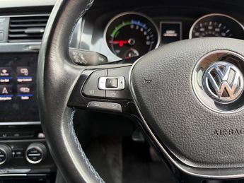 Volkswagen e-Golf 35.8kWh e-Golf Hatchback 5dr Electric Auto (136 ps)