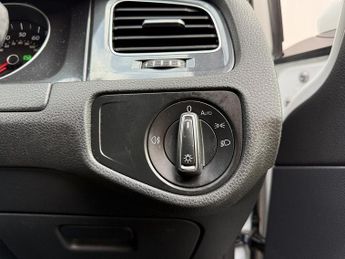 Volkswagen e-Golf 35.8kWh e-Golf Hatchback 5dr Electric Auto (136 ps)