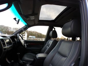 Toyota Land Cruiser D-4D LC4