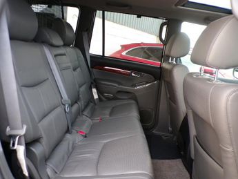 Toyota Land Cruiser D-4D LC4