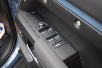 Land Rover Defender 110 2.0 Si4 S SUV 5dr Petrol Auto 4WD Euro 6 (s/s) (300 ps)