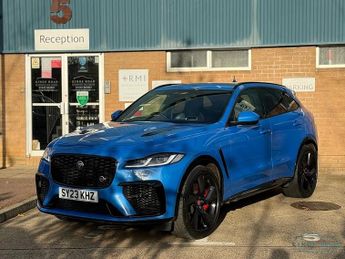 Jaguar F-Pace P550 V8 SVR