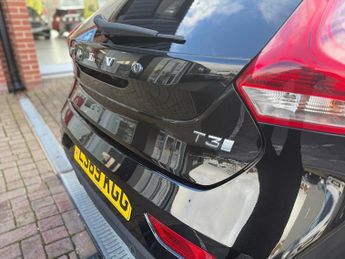 Volvo V40 1.5 T3 Inscription Edition Hatchback 5dr Petrol Auto Euro 6 (s/s