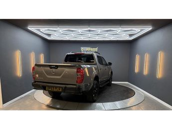 Nissan Navara 2.3 dCi N-Guard Pickup Double Cab 4dr Diesel Auto 4WD Euro 6 (19