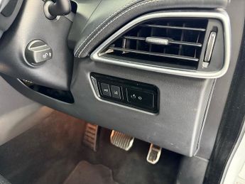 Jaguar F-PACE P250i R-Sport