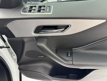 Jaguar F-PACE P250i R-Sport