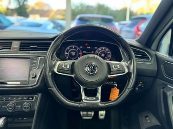 Volkswagen Tiguan TDI BlueMotion Tech R-Line
