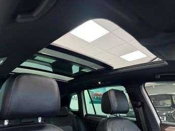 Volkswagen Tiguan TDI BlueMotion Tech R-Line