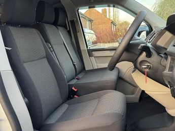 Volkswagen Transporter T6 T30 SWB 102