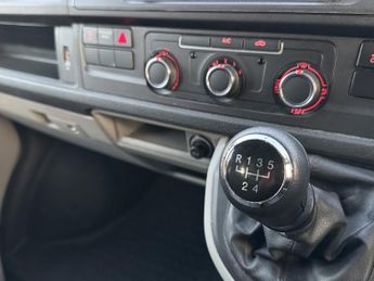 Volkswagen Transporter T6 T30 SWB 102