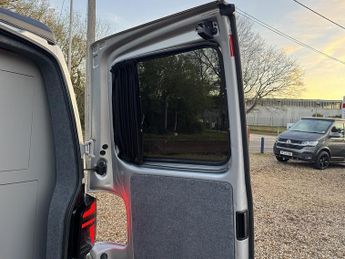 Volkswagen Transporter T6 T30 SWB 102