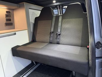 Volkswagen Transporter T6 T30 SWB 102